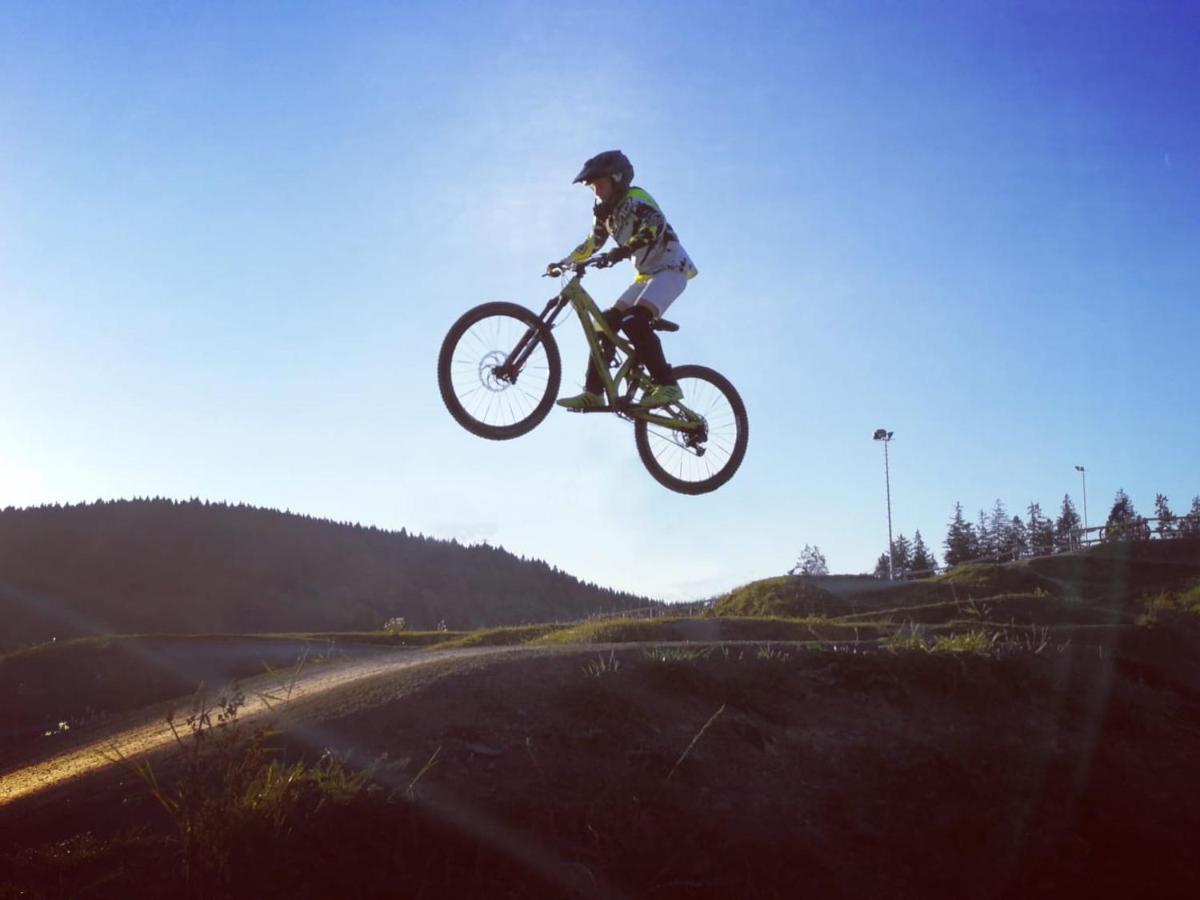 Bergkristall Direkt Am Bikepark Und Skigebiet, 2 Schlafzimmer, Terrasse, Abschliessbarer Keller Winterberg Ngoại thất bức ảnh